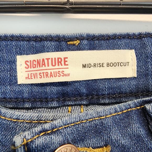 Levi Strauss Mid Rise Bootcut Jeans Size 29x31 Medium Wash Distressed Stretch - Picture 12 of 14